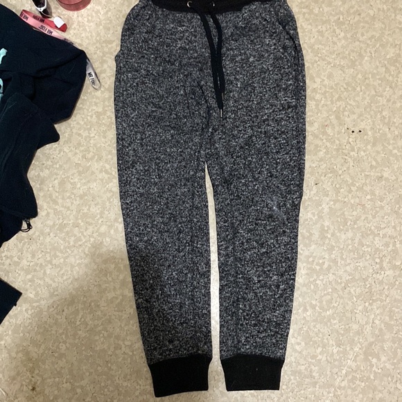 Grey and black sweat pants mid condition - Picture 2 of 3